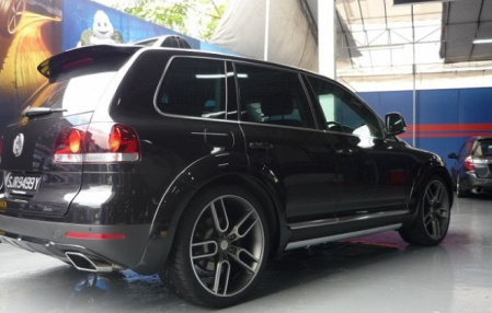 Накладка на бампер задний VW Touareg (7L) 2003-2006, Touareg (7L) 2007-2010 для автомобилей с фаркопом