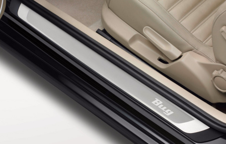 Накладки на пороги VW Beetle 2011-н.в. с надписью Bug