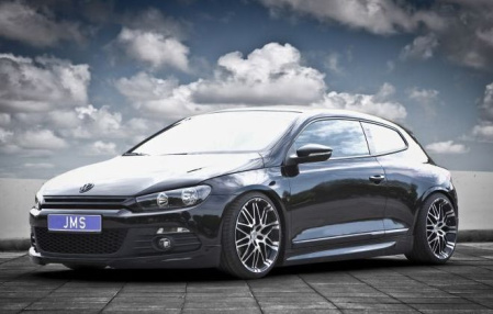 Накладка на бампер передний VW Scirocco 2008-2014 в стиле Racelook