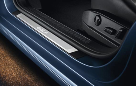 Накладки на пороги VW Golf VII 4-дверных с надписью Golf