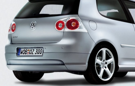 Накладка на бампер задний VW Golf V GT, Golf V GTI с вырезами для глушителя