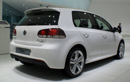 Комплект обвеса VW Golf VI, Golf VI GTI от компании VAG в стиле R-Line для автомобилей со сдвоенным глушителем слева