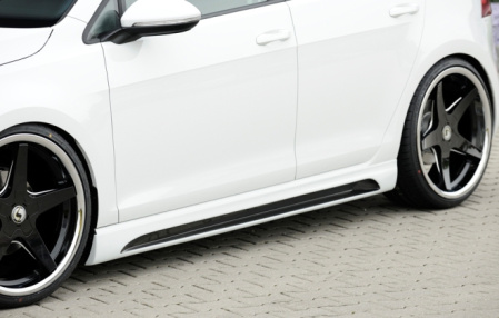Пороги VW Golf VII, Golf VII GTI с дополнительными отверстиями сзади в стиле Carbon-Optik