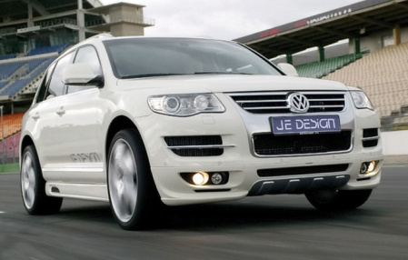 Комплект обвеса VW Touareg (7L) 2007-2010 от компании Je Design для автомобилей без PDC
