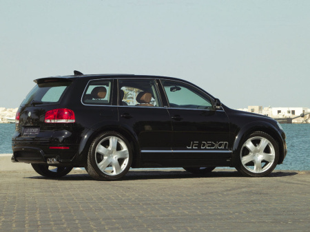 Комплект обвеса VW Touareg (7L) 2003-2006 от компании Je Design Wide Body IV (BREITBAU) для автомобилей с системой PDC