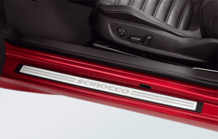 Накладки на пороги VW Scirocco