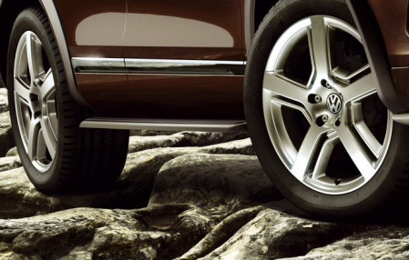 Подножки VW Touareg (7P) светлый алюминий