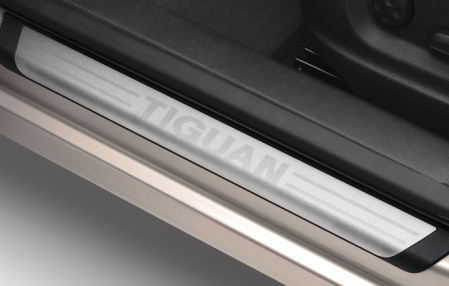 Накладки на пороги VW Tiguan (5N) 2007-2010, Tiguan (5N) с 2011-н.в. с надписью Tiguan