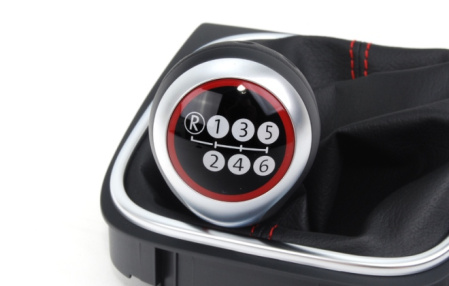 Ручка КПП VW CC 2012-н.в., Eos 2006-2010, Eos 2010-н.в., Golf V, Golf V GT, Golf V GTI, Golf VI, Golf VI GTI, Jetta V 2006-2010, Jetta VI 2011-н.в., Passat CC 2008-2011, Scirocco, Tiguan (5N) 2007-2010, Tiguan (5N) 2011-2016 в стиле GTI Edition 35 для ав