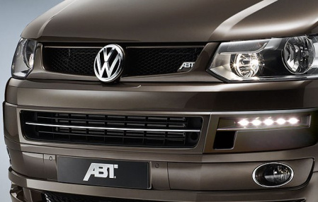 Решетка радиатора VW California (T5) 2010-2015, Caravelle (T5) 2010-2015, Multivan (T5) 2010-2015, Transporter (T5) 2010-2015