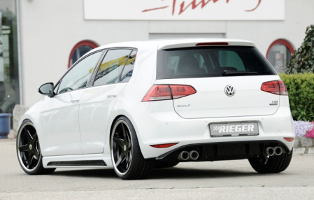 Накладка на бампер задний VW Golf VII с вырезами для сдвоенного глушителя слева (черный глянцевый)